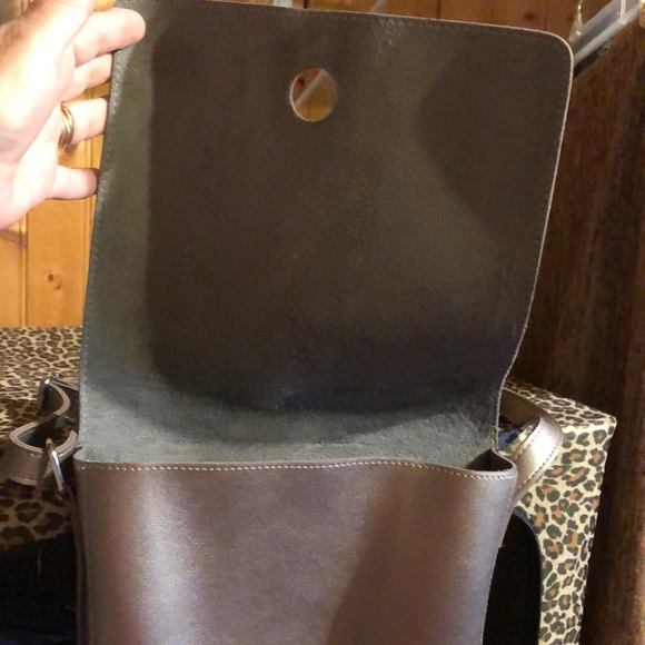 Crossbody Gold-Metallic Crossbody Satchel Bag - Picture 3 of 9